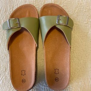 NWOT green leather and cork slides. Size 39/8